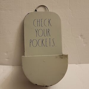 🆕️🧺Rae Dunn “CHECK YOUR POCKETS”Hanging Metal Container/Holder